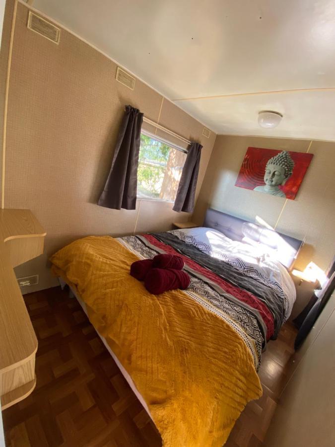Mobilhome Sous Chalet En Bois A La Ferme Josnes Kültér fotó