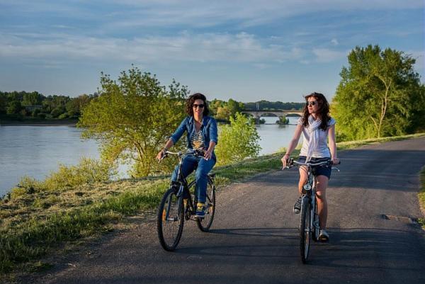 Mobilhome Sous Chalet En Bois A La Ferme Josnes Kültér fotó