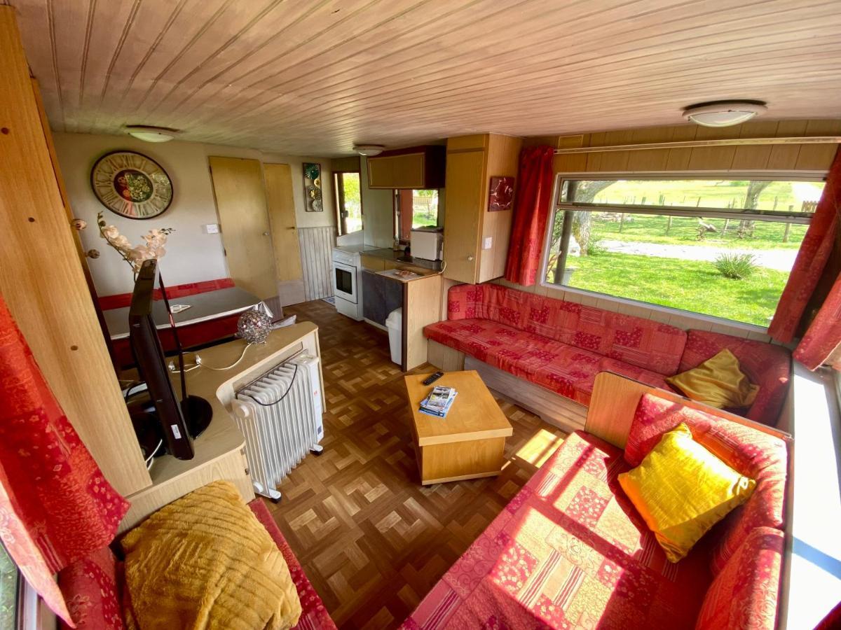 Mobilhome Sous Chalet En Bois A La Ferme Josnes Kültér fotó