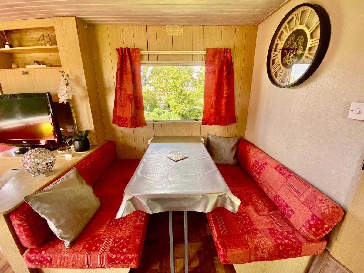 Mobilhome Sous Chalet En Bois A La Ferme Josnes Kültér fotó